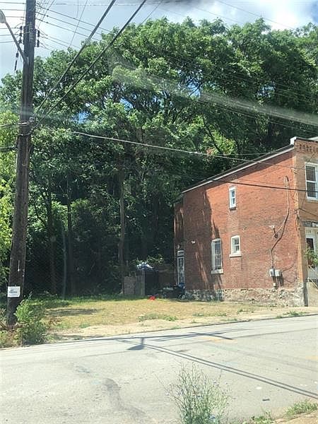 2nd image of 115 Moultrie St