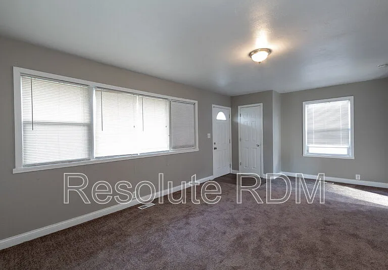 7955 E 49th St — Photo 5