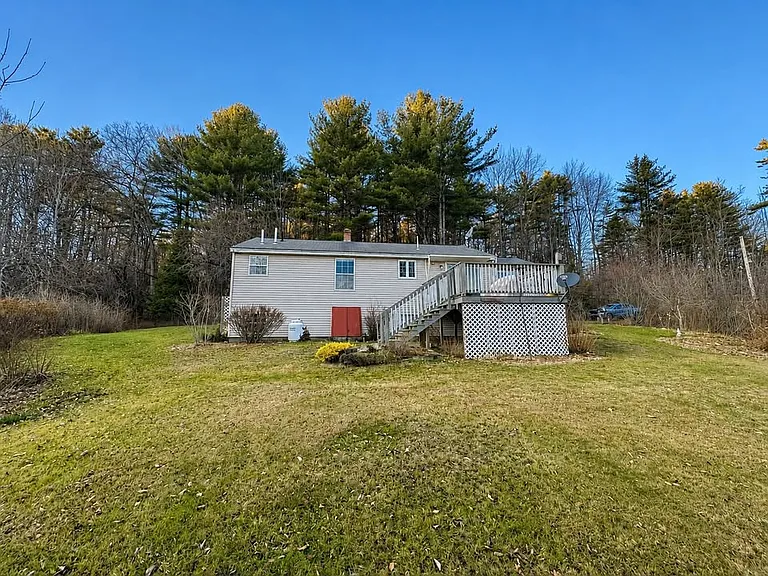 129 Lawrence Rd — Photo 24