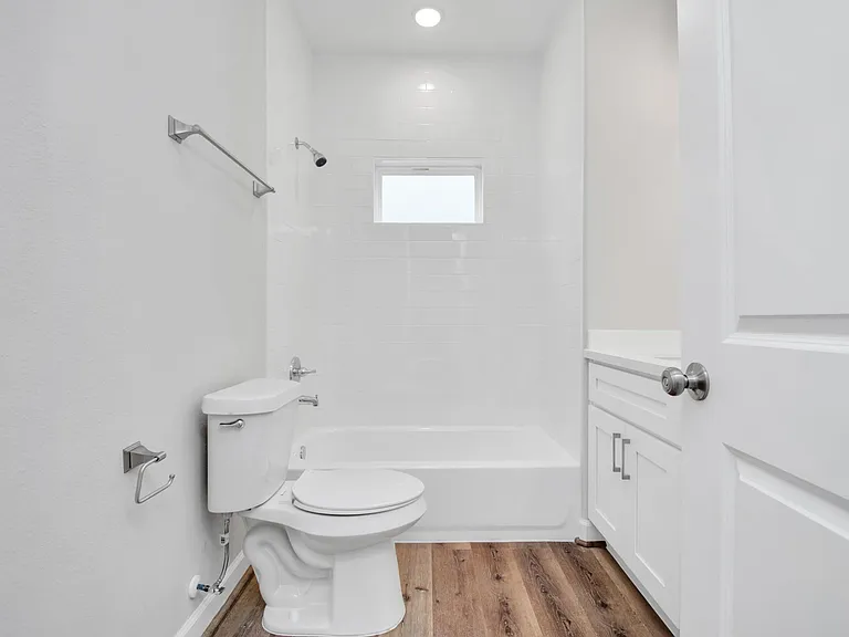 2355 Hoskins Dr — Photo 37