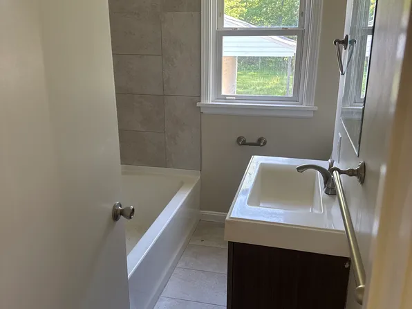 1813 Robbins Ave, Niles, OH 44446