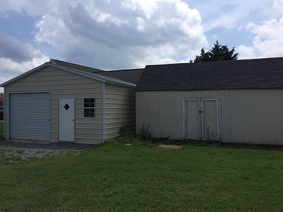 3rd image of 113 Teakwood Dr