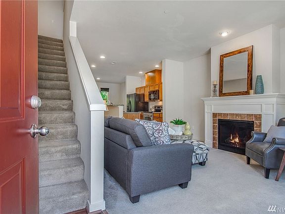 2nd image of 2223 NE Marion Ln