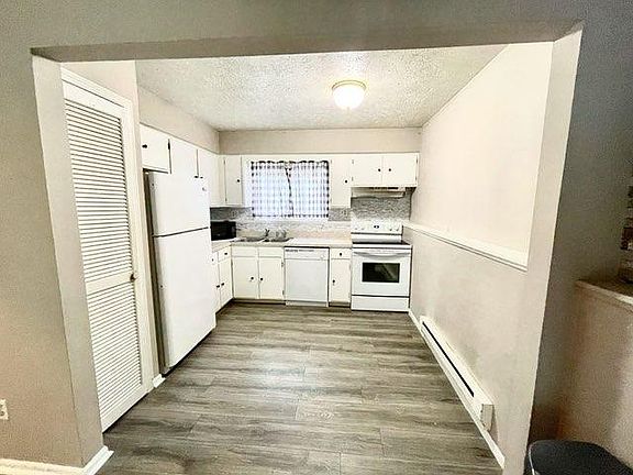4th image of 2211 Dean Ave #2211
