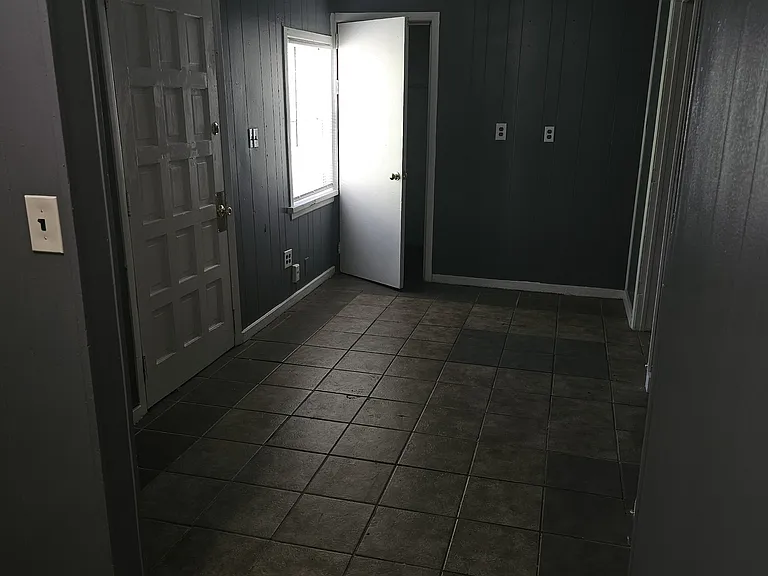217 N Wilson Ave — Photo 17