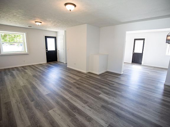 2nd image of 1106 S Michigan St