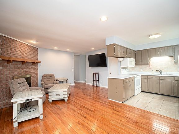 3rd image of 2851 Westonridge Dr