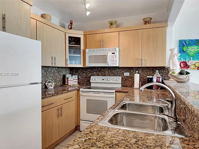5601 Collins Ave #711 — Photo 5