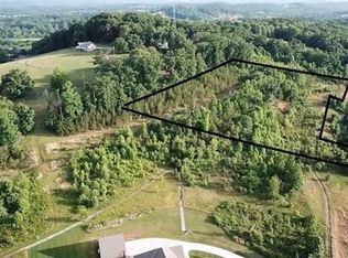 1247 Green Meadows Ln, Lenoir City, TN 37771