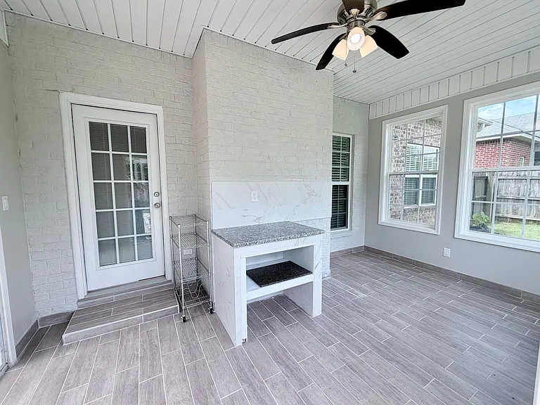 705 Post Oak Way — Photo 20