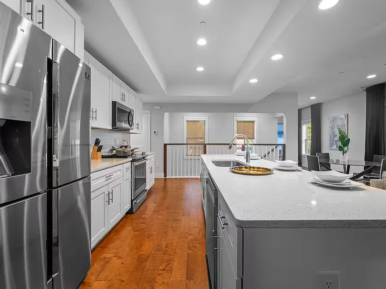 663 Boulevard NE — Photo 5