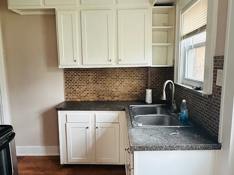 1007 Premont Ave — Photo 41