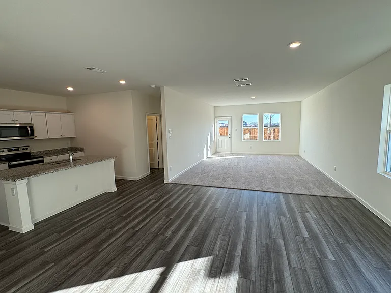 219 Savannah Way — Photo 3