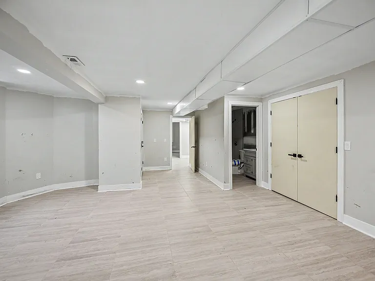 226 Mack Ave #10 — Photo 5
