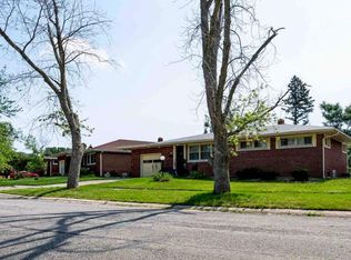 6525 Birch Pl, Gary, IN 46403