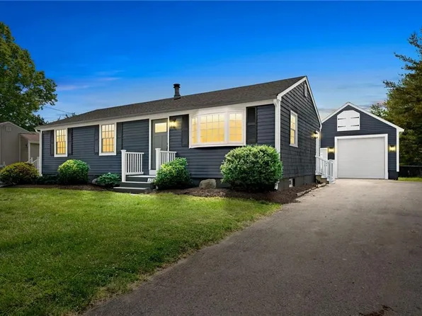 178 Richard Dr, Tiverton, RI 02878