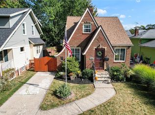 2039 Ferndale Ave, Lakewood, OH