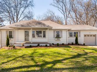 525 Sharondale Rd, Chattanooga, TN 37412