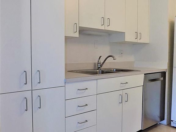 5th image of 50 Armat Ct