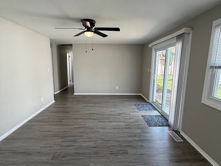 2504 Campbell Dr — Photo 12