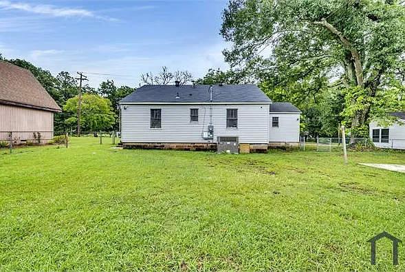 7920 Rugby Ave — Photo 11