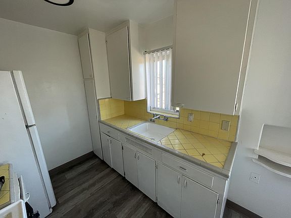 5th image of 4358 37th St