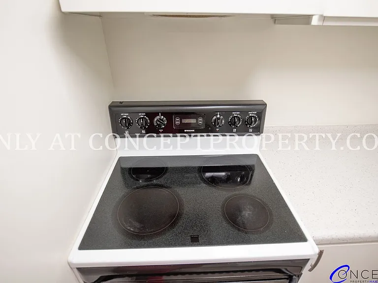 132 E 2nd Ave — Photo 71