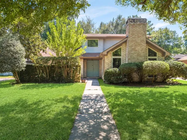 215 Enchanted Trail Dr, Spring, TX 77388
