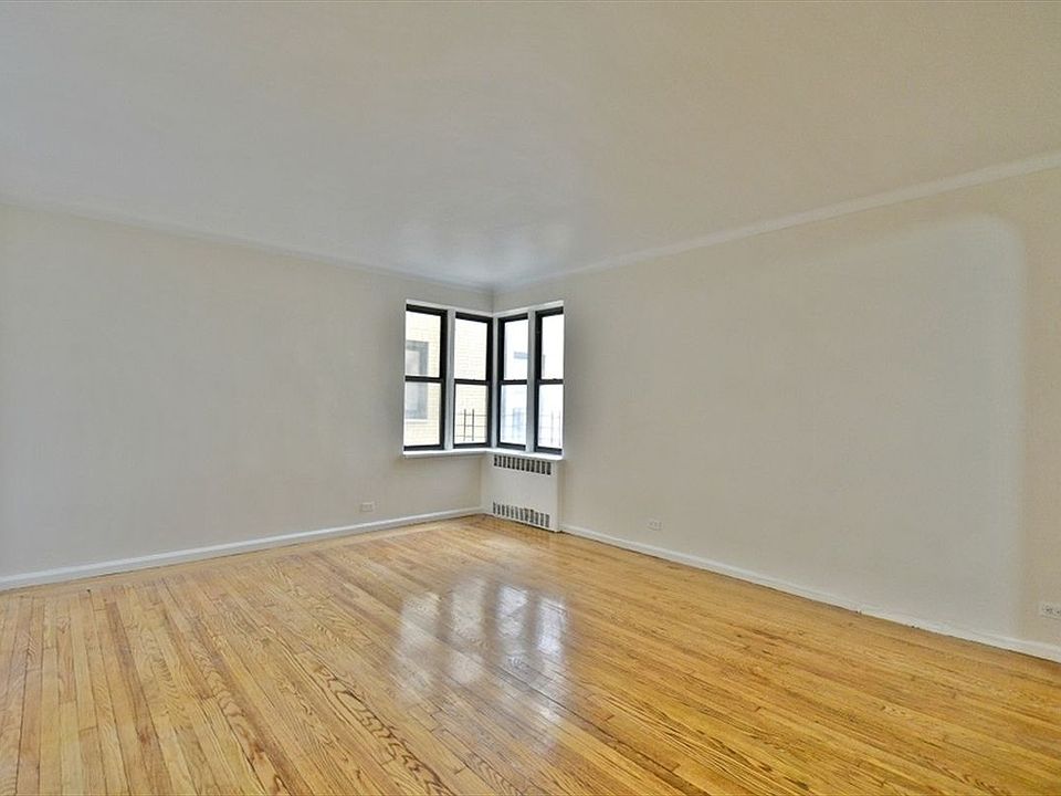 2nd image of 910 Sheridan Ave APT 1E