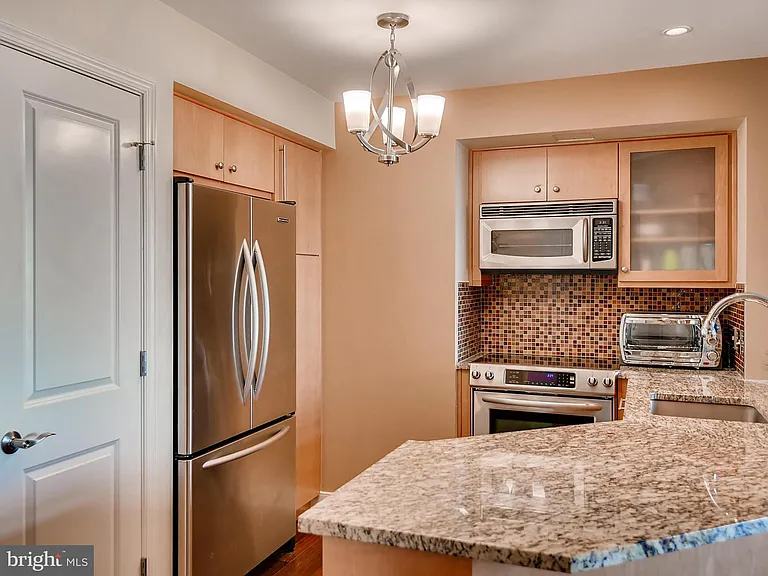 675 President St #2408 — Photo 4
