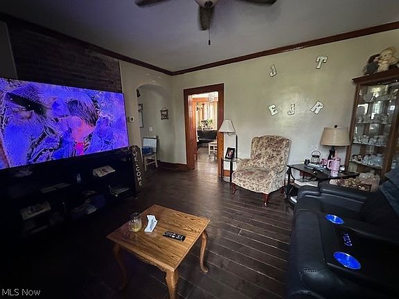 4th image of 122 Short St