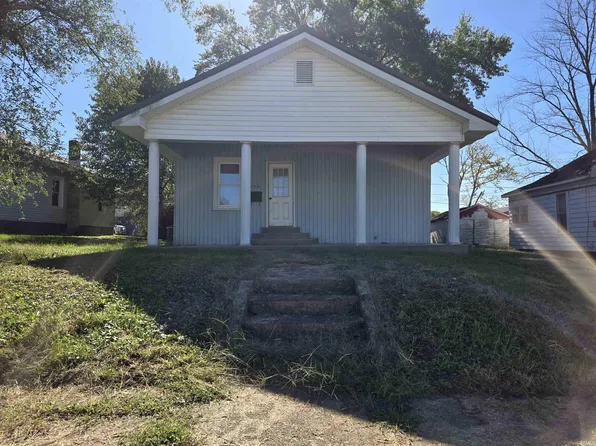 909 W 4th St, Bicknell, IN 47512