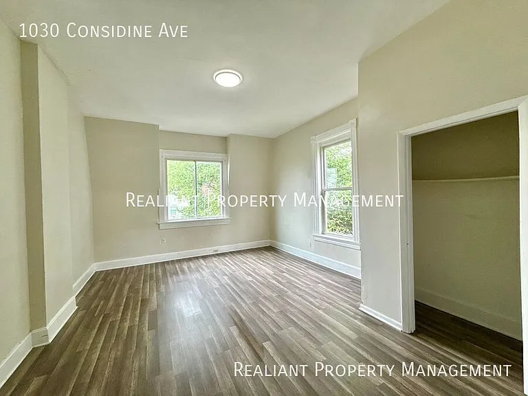 1030 Considine Ave — Photo 10