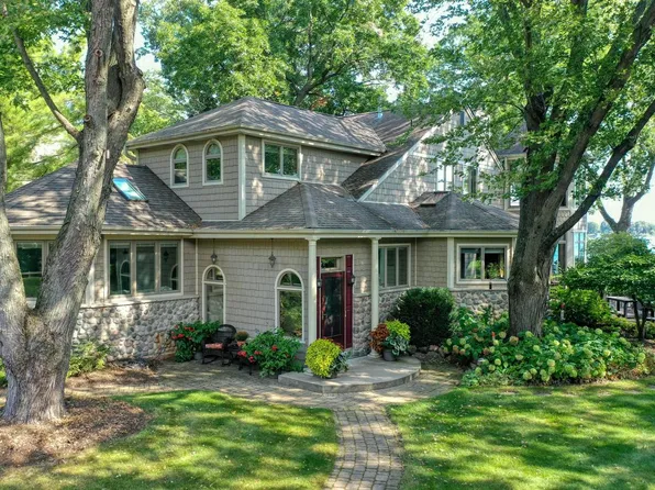 428 South Golden Lake LANE, Summit, WI 53066