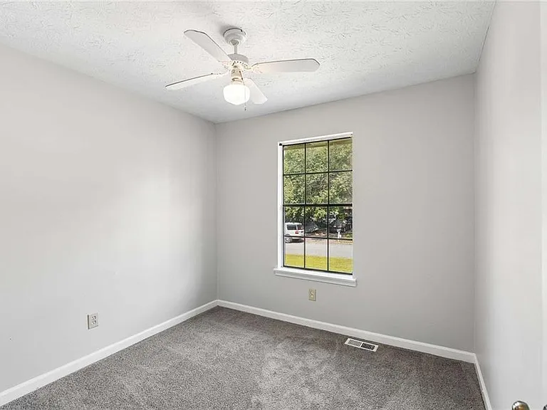 7055 Hania Dr — Photo 18