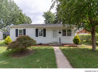 204 W Locust St, Chatham, IL 62629