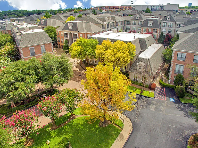 Renaissance at Preston Hollow — Photo 6