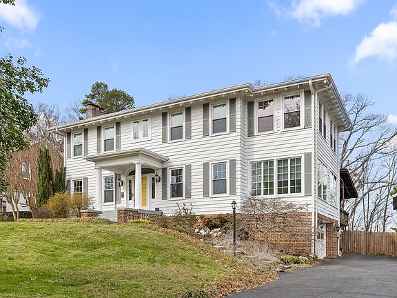 3rd image of 105 Hill Top Dr