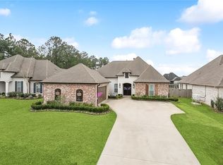 2060 Cypress Bend Ln, Madisonville, LA 70447