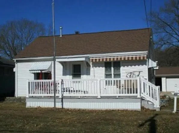 3640 Johnson Ave NW, Cedar Rapids, IA 52405