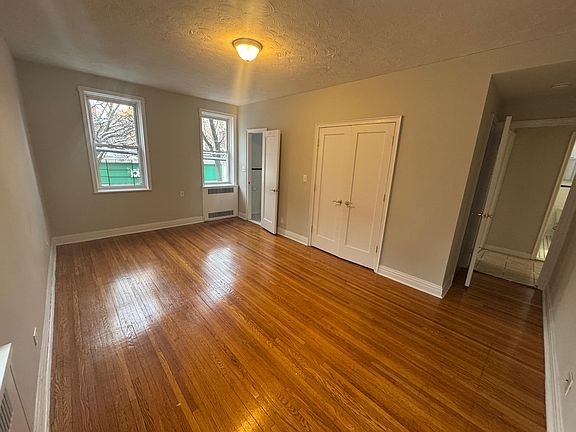 5th image of 3215 Arlington Ave APT 2C