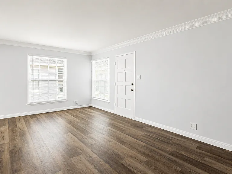 5913 Overhill Dr #4 — Photo 5