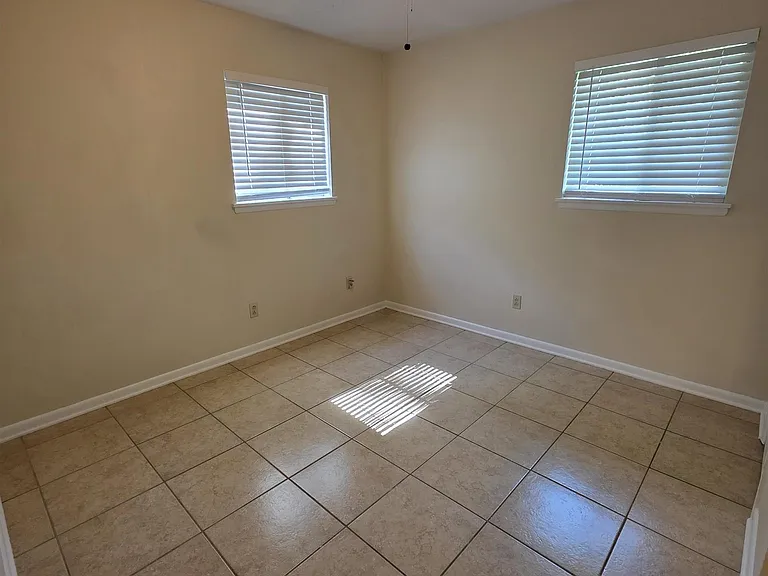 5 Clint Ct #B — Photo 9