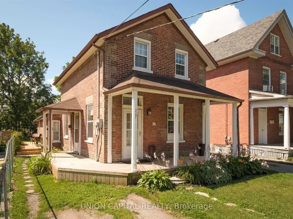 207 Perry St #A, Peterborough, ON K9J 2H9