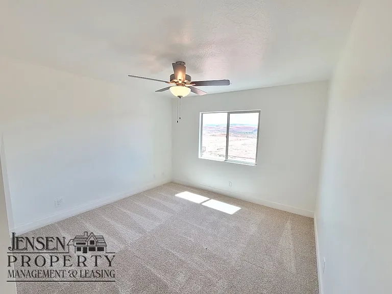 515 S Stewart Creek Cv — Photo 17