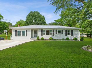 1118 N Walnut St, Westmoreland, TN 37186
