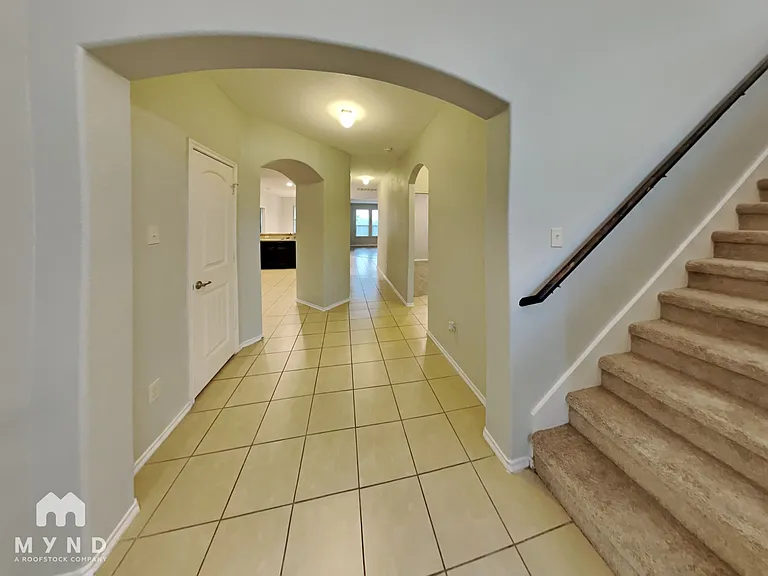 414 Jasmine Cir — Photo 11