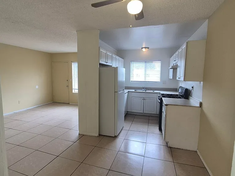 4251 Marlborough Avenue — Photo 9