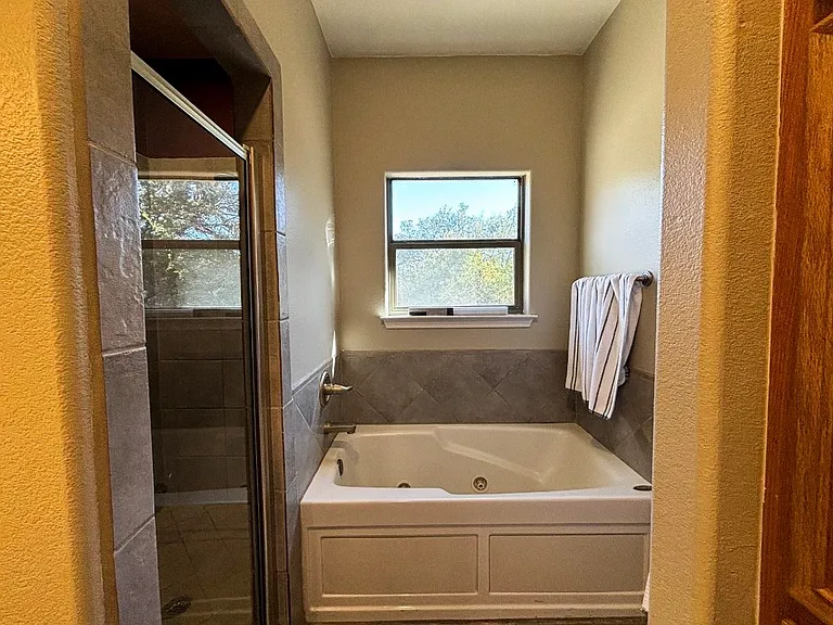 304 Deer Hollow Dr — Photo 11