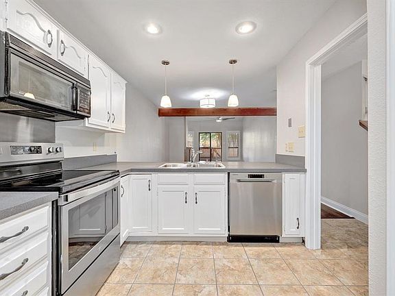 4th image of 7211 Lakewood Dr #G-124